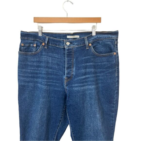 Levi’s | Women’s Plus Size Wedgie Straight High Rise Dark Wash Button Fly Jeans - Picture 4 of 9